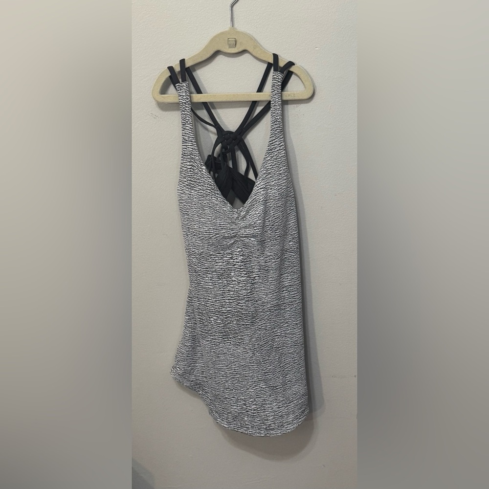 Never worn, Lulu workout tank